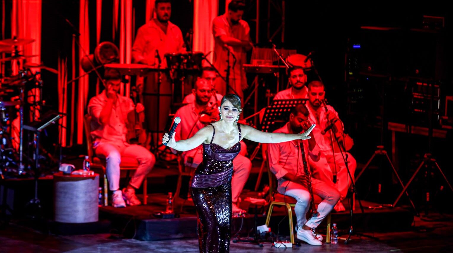 Derya Bedavacı performansıyla Bursa’yı mest etti