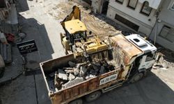 Gemlik’te Alemdar Caddesi’nde Kaldırım Yenileme Başladı