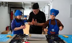 İftar Sofrası İçin Mutfağa Giren Minikler Tatlı Yaptı