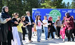 Yıldırımlı kadınlar teleferikle Uludağ’ın keyfini çıkardı