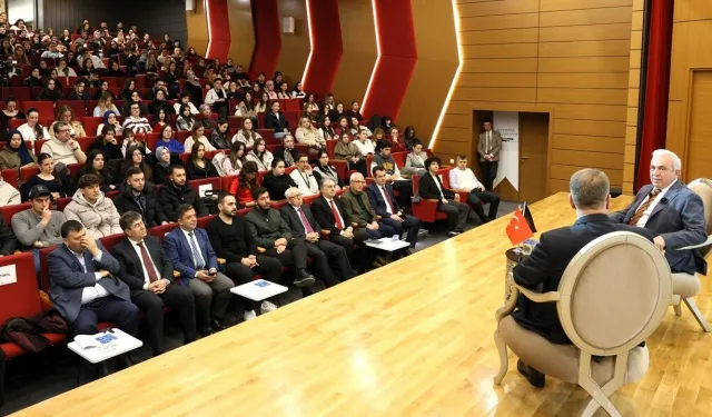 Nilüfer’de Gençlerle Buluşma: Başkan Özdemir Tecrübelerini Paylaştı