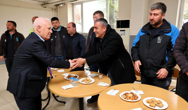 Başkan Bozbey’den BUSKİ Personeline Bayram Ziyareti