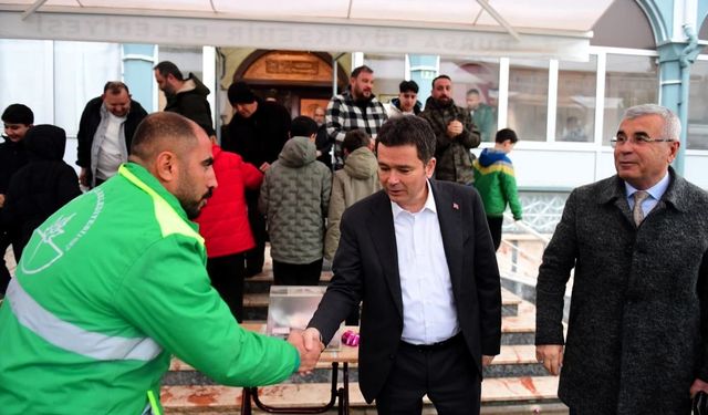 Başkan Aydın Bayramı Vatandaşlarla Karşıladı