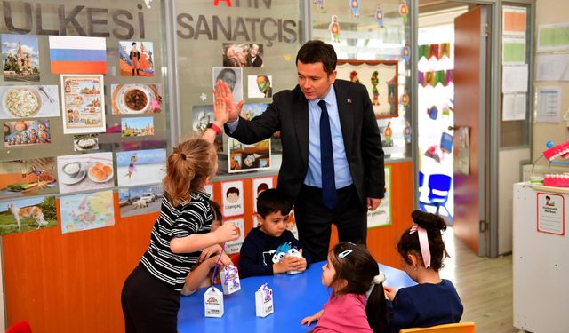 Başkan Aydın Miniklerle Bayram Sevincini Paylaştı