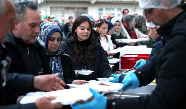 Altınova’da İlk İftar Sofrası Kuruldu