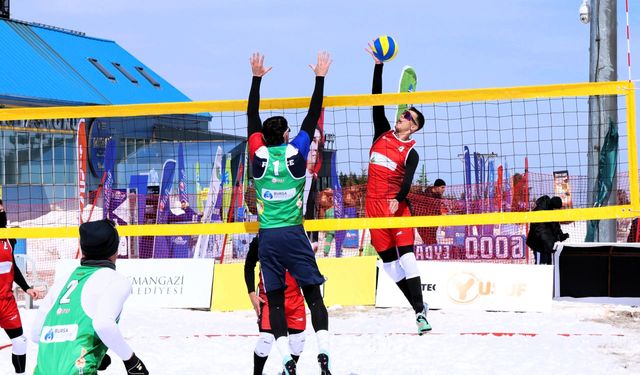 Uludağ’da Kar Voleybolu Dünya Turu Başladı