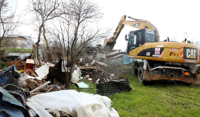Nilüfer’de Kaçak Yapılara Yıkım