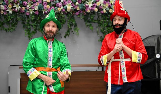 Ovaakça’da Karagöz Ve Sihirbaz Gösterisi İlgi Gördü