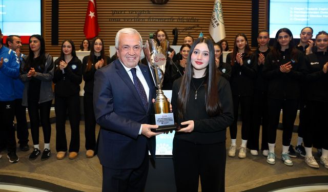 Nilüfer’li Voleybolculardan 1. Lig Zaferi