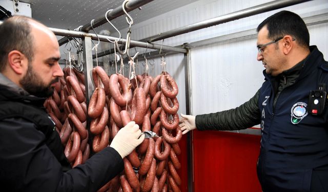 Osmangazi’de 700 Kilo Bozuk Sucuk İmha Edildi