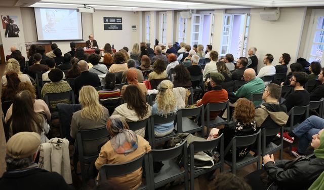 Felsefe Söyleşisiyle İnsanın Temel Sorunları Ele Alındı