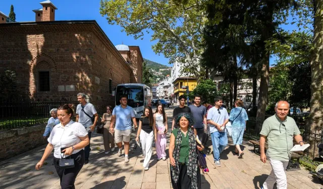 Osmangazi’de gençler Tanpınar’ın izinde Bursa’yı keşfetti