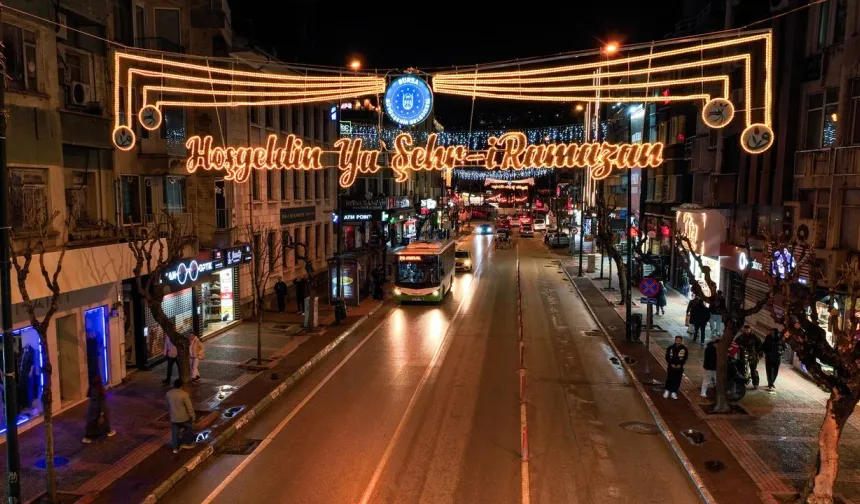 Bursa’da Ramazan Işıkları Kenti Aydınlattı