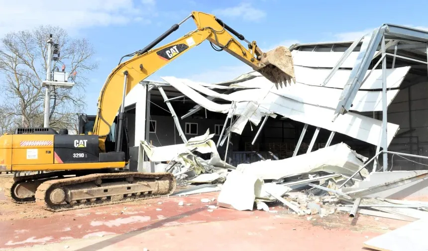 Nilüfer’de Kaçak Yapılar Tek Tek Yıkılıyor