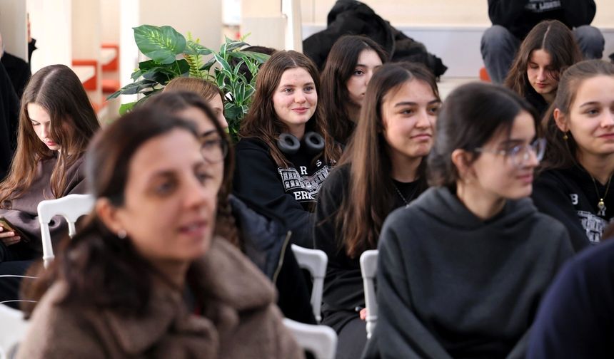 Cansel Oruç Okurlarıyla Osmangazi’de