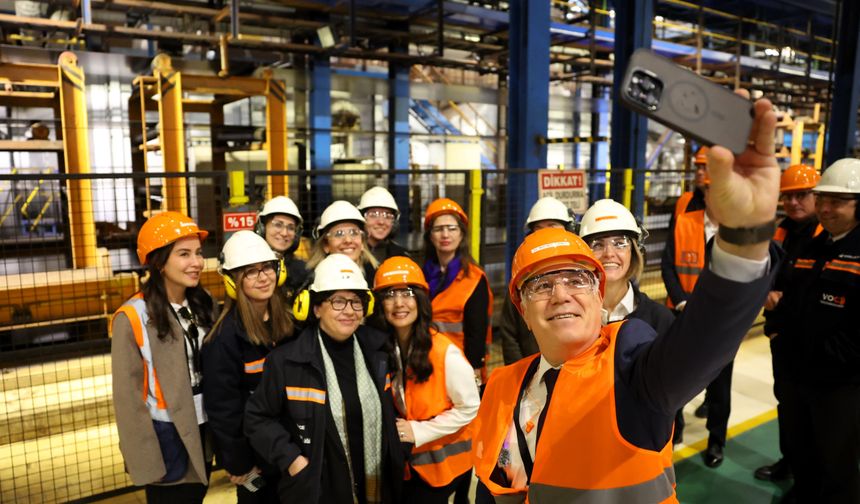 Bozbey Kadın Emekçilerle 8 Mart’ı Kutladı