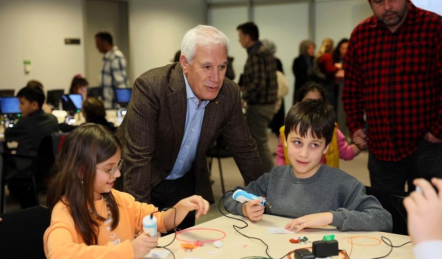 Bilim Ve Teknoloji Şöleni Çocukları Buluşturdu