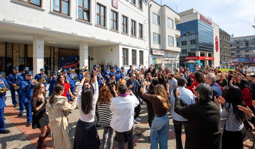 Dünya Tiyatro Günü Bursa’da Törenle Kutlandı