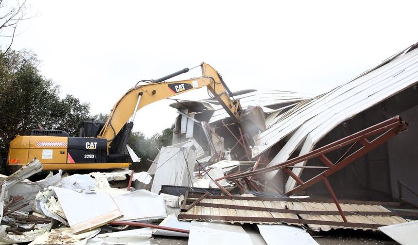 Nilüfer’de Kaçak Yapılara Yıkım Uygulandı