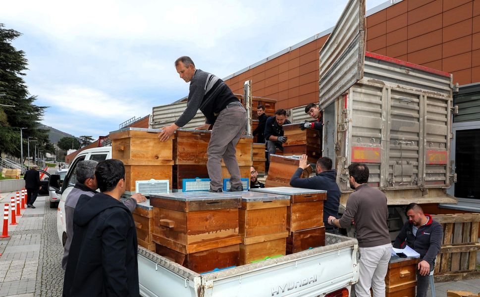 Arıcılara Destek Paneli Ve Kovan Dağıtımı Yapıldı