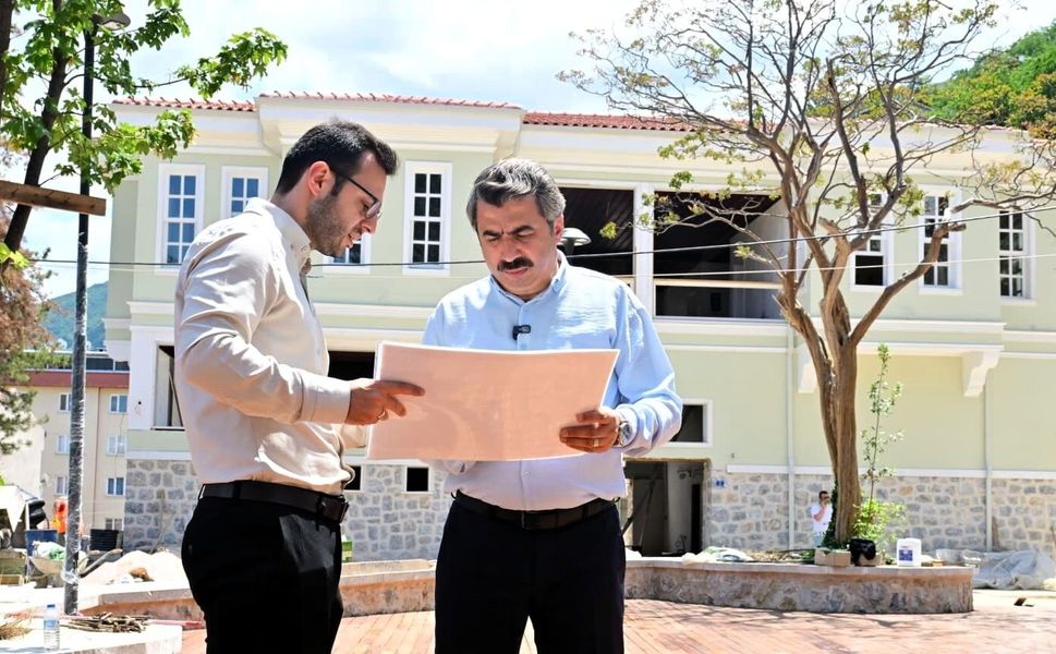 Mollaarap’a dev dönüşüm: Fevziye parkı ve tarihi köşkte son rötuşlar
